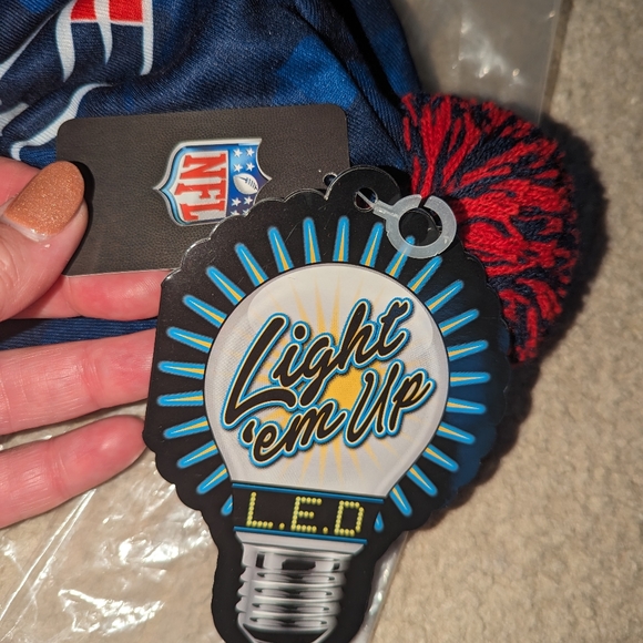 New England Patriots LED Light Up Beanie Knit Cap - Picture 4 of 8